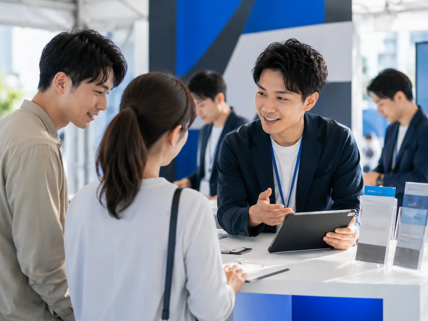 業務委託の接客風景